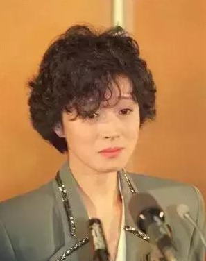 情感分析：女神为何甘愿被渣男毁掉一生？_伊度情感