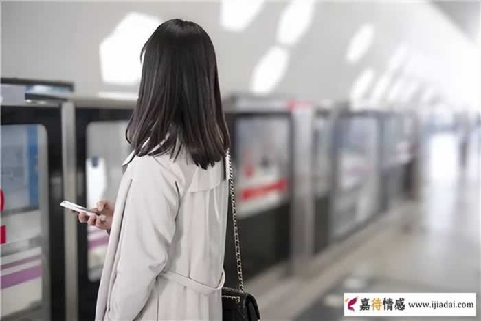 老婆出轨十大征兆，每一种都触目惊心_伊度情感