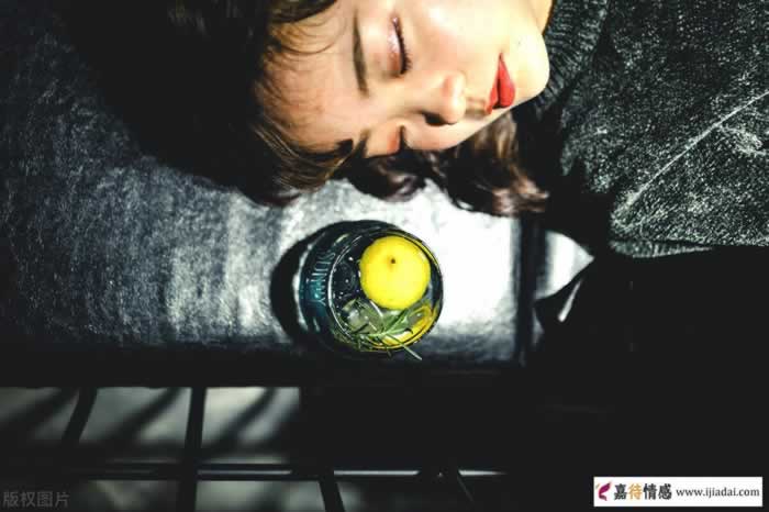 与情人断联后男人会有哪些心理？情人又会有哪些心理？_伊度情感