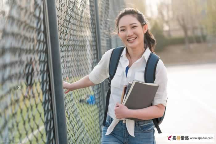 被男人宠爱一生的女人，往往都有3个“硬实力”，你有吗？_伊度情感