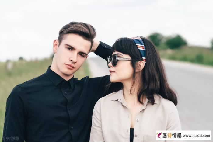 过了四五十岁的男人，往往不会爱上这3类女人，看得很透_伊度情感