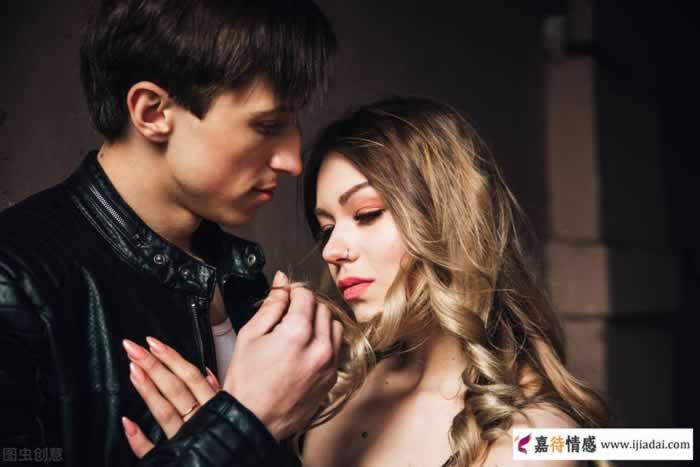 过了四五十岁的男人，往往不会爱上这3类女人，看得很透_伊度情感