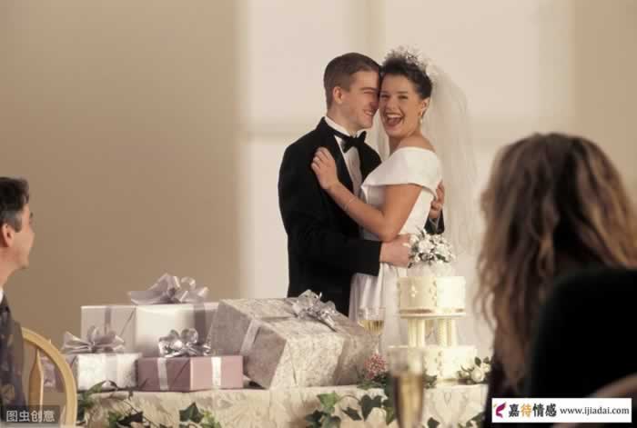 感情中男人这三个“调皮”才是女人想要的，你做到了女人会更爱你_伊度情感