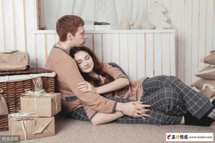 和女人聊天,男人用这样的开头白,成功撩动女人心_伊度情感