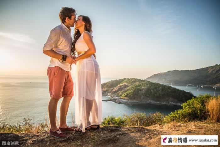 女人喜欢你会“不小心”的透露着几个小秘密给你知道,男人要懂_伊度情感