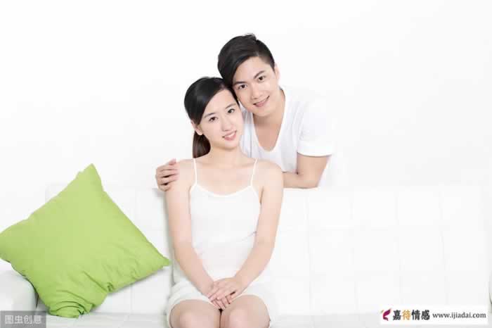 中年女人对你动心后，不会表白，而是会和你开这样的玩笑_伊度情感