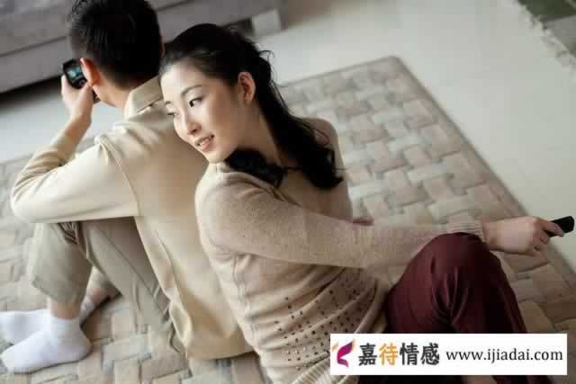 男人发“想我了吗”，聪明的女人不会回“当然想”，而是说这4句_伊度情感