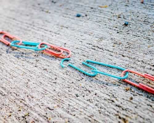 原配被出轨多次，看着出轨男人和小三秀恩爱，为什么坚持不离婚？