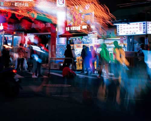 小三觉得自己比原配优秀，上门逼原配离婚，原配该怎么分离小三？