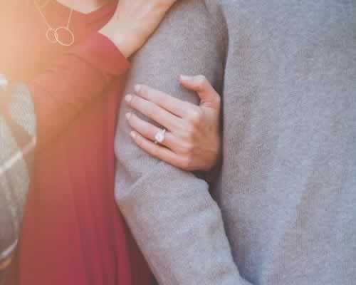 遭遇出轨小三喜欢挑拨离间原配夫妻关系，原配该怎么应对小三？