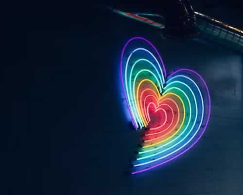 为什么遭遇出轨原配打算离婚，也不应该直接和出轨男人撕破脸？