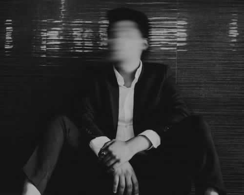 为什么遭遇出轨原配不愿意离婚？被出轨的原配到底该不该分离小三