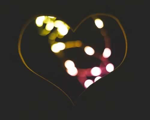 撩妹就得适当的带点“无赖”，这几个反差法则让女人对你更加欣赏