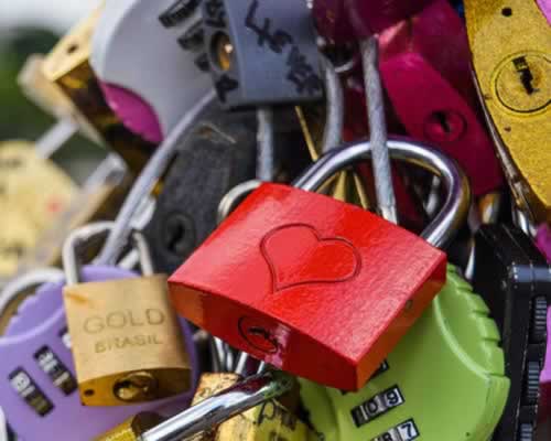 写给太重感情的女人：付出的越多就越不幸福