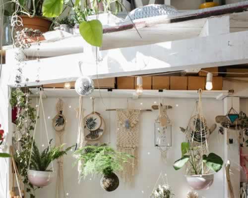 别再当舔狗了！这才是让女人主动的聪明做法