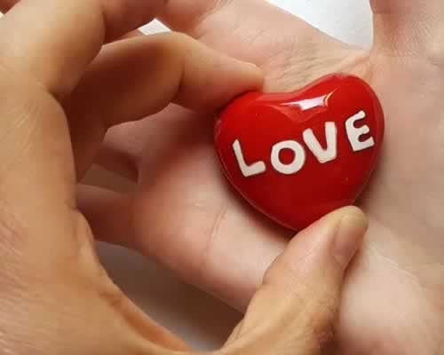 男人这些“不老实”的行为，女人不仅不反感，还会被你“撩”到