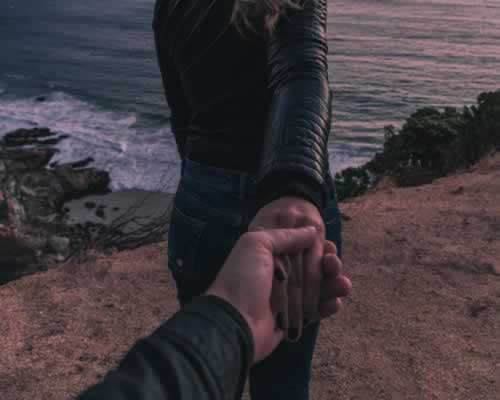 老公出轨后对小三的儿子比对自己的儿子更好，他到底是怎么想的？